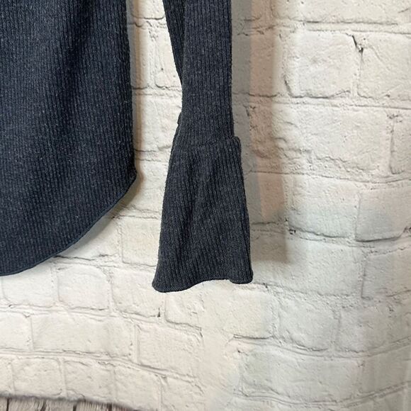 Chaser Women’s Ribbed Bell Sleeve size Medium NEW Wide Neck - Picture 2 of 6